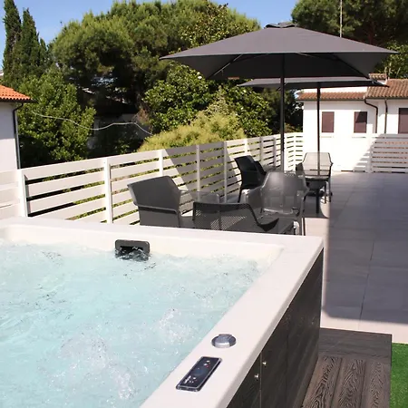 מלון Paradiso קומאקיו